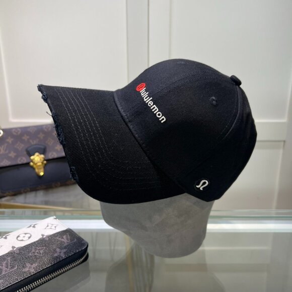 Lululemon NWT Women\'s Hat main image 4